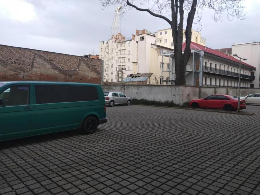 Apartmans In The Center With Privat Parking Apartment Brno Bagian luar foto