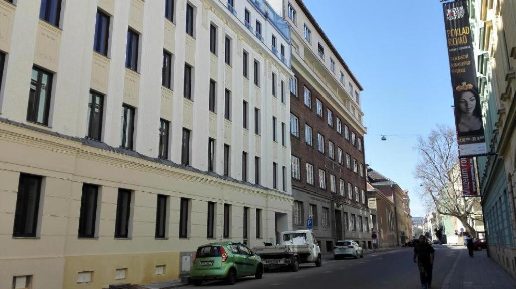 Apartmans In The Center With Privat Parking Apartment Brno Bagian luar foto